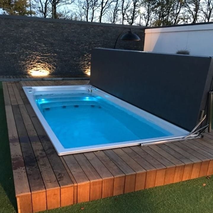 swimspa med lock från Spa och Bad Gävle